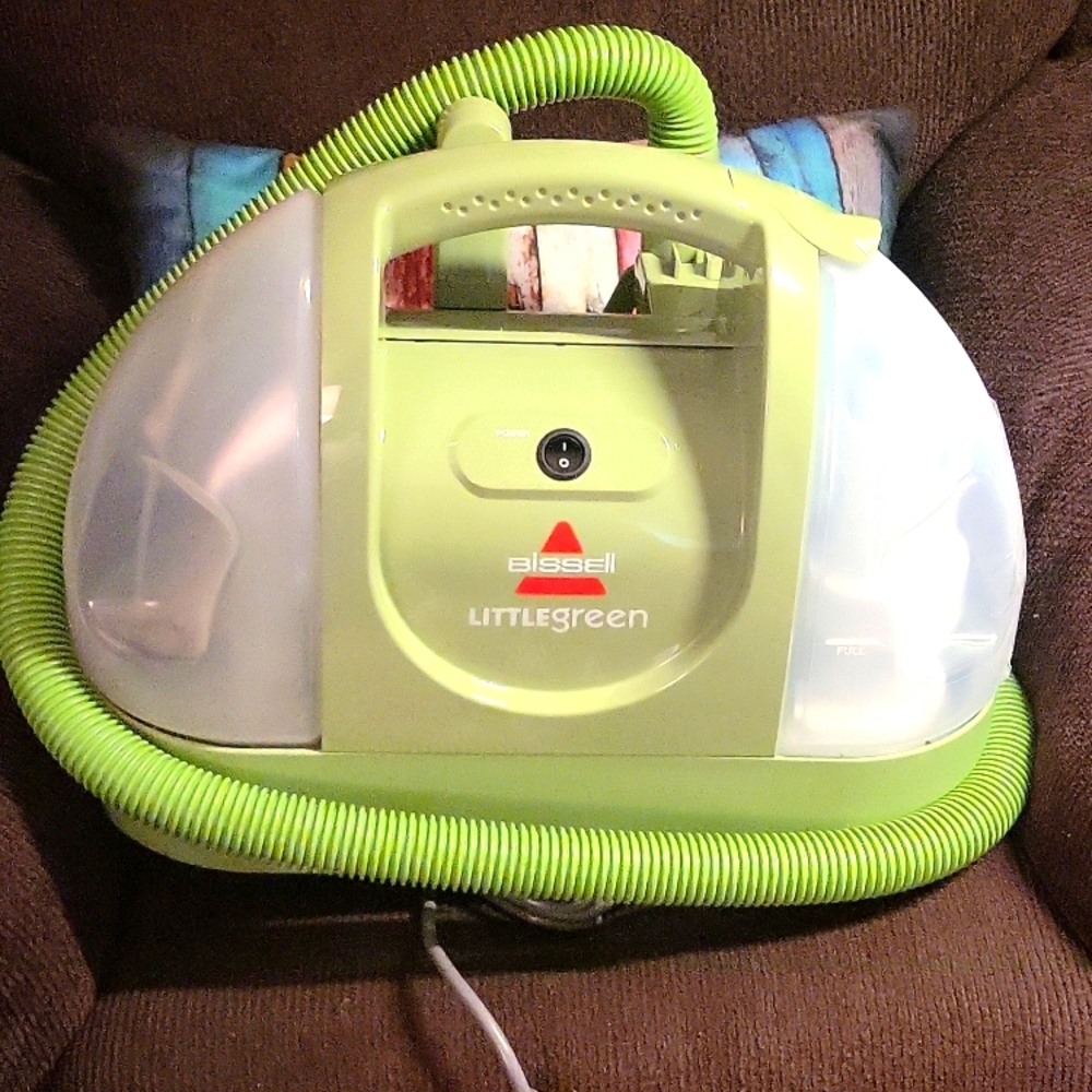 Brand new/ NEVER USED BISSELL little green carpet spot cleaner/